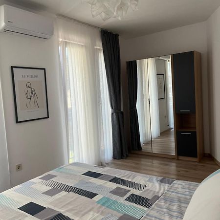 Azzurro Premium Apartment On Bulevard Bogoridi Burgas City Exterior foto