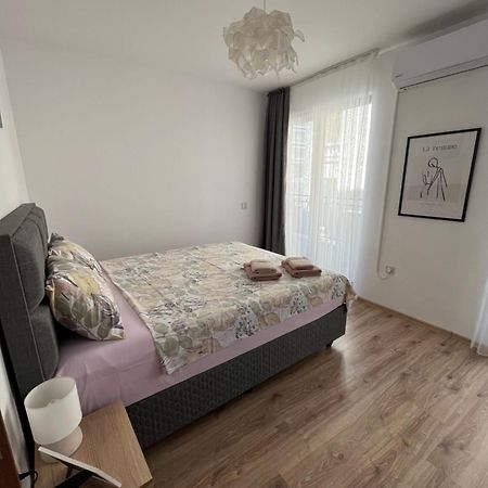 Azzurro Premium Apartment On Bulevard Bogoridi Burgas City Exterior foto